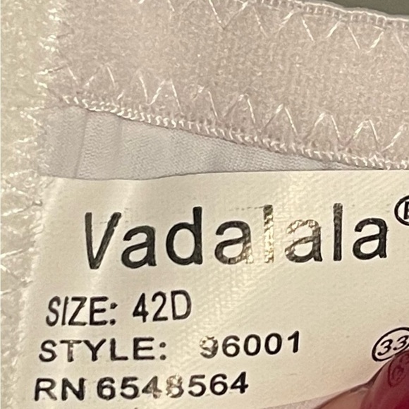 VADALALA Beige Lace Detail Underwire Padded Bra. - Picture 8 of 10